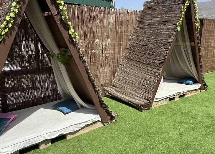 Hayati, Romantica ארונה